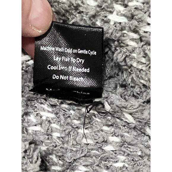 POL Relaxed Gray & White Star Patterned Sherpa Knit Sweater Soft Size M - Picture 11 of 11